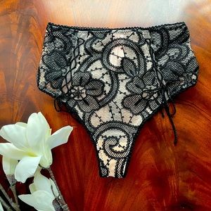 Victoria’s Secret NWT Black Lace Lingerie High Waisted Thong - XS